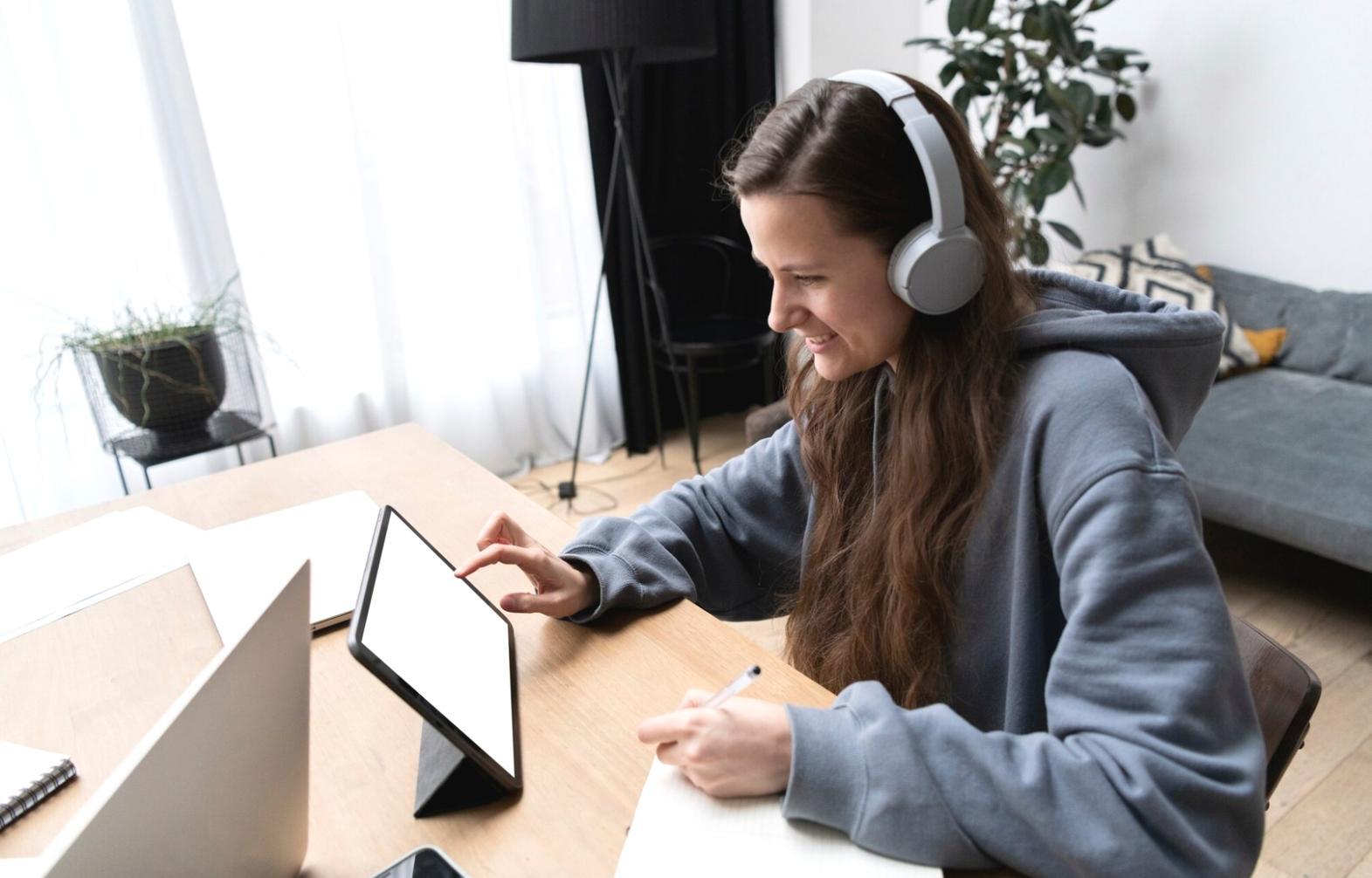 Corporate SEO training session in modern conference room